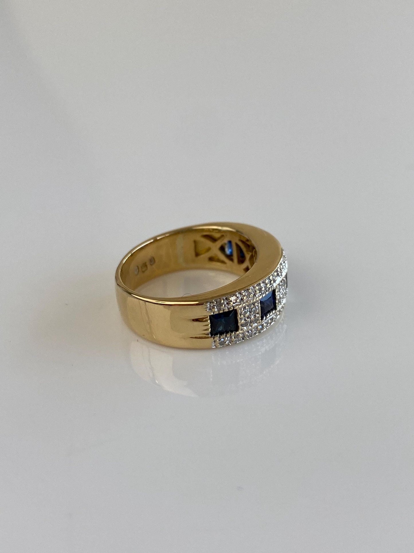 Vintage Solid 18k Yellow Gold Blue Sapphire Diamonds Ring - Size 4.25