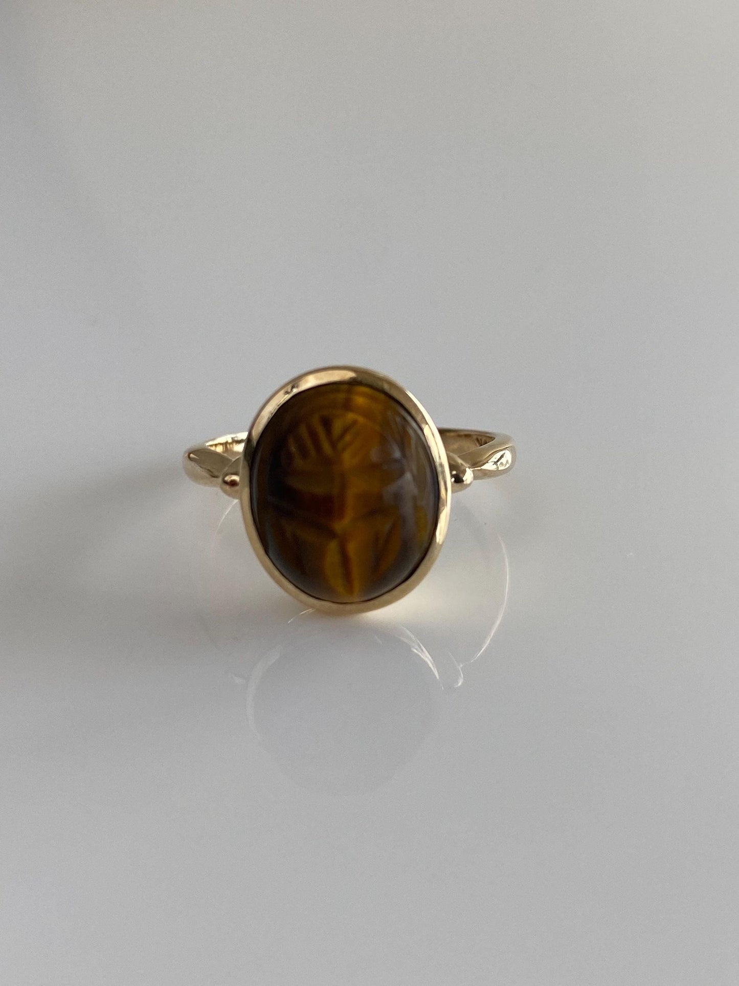 Vintage Solid 10k Yellow Gold Carved Tigers Eye Scarab Ring - Size 6.5