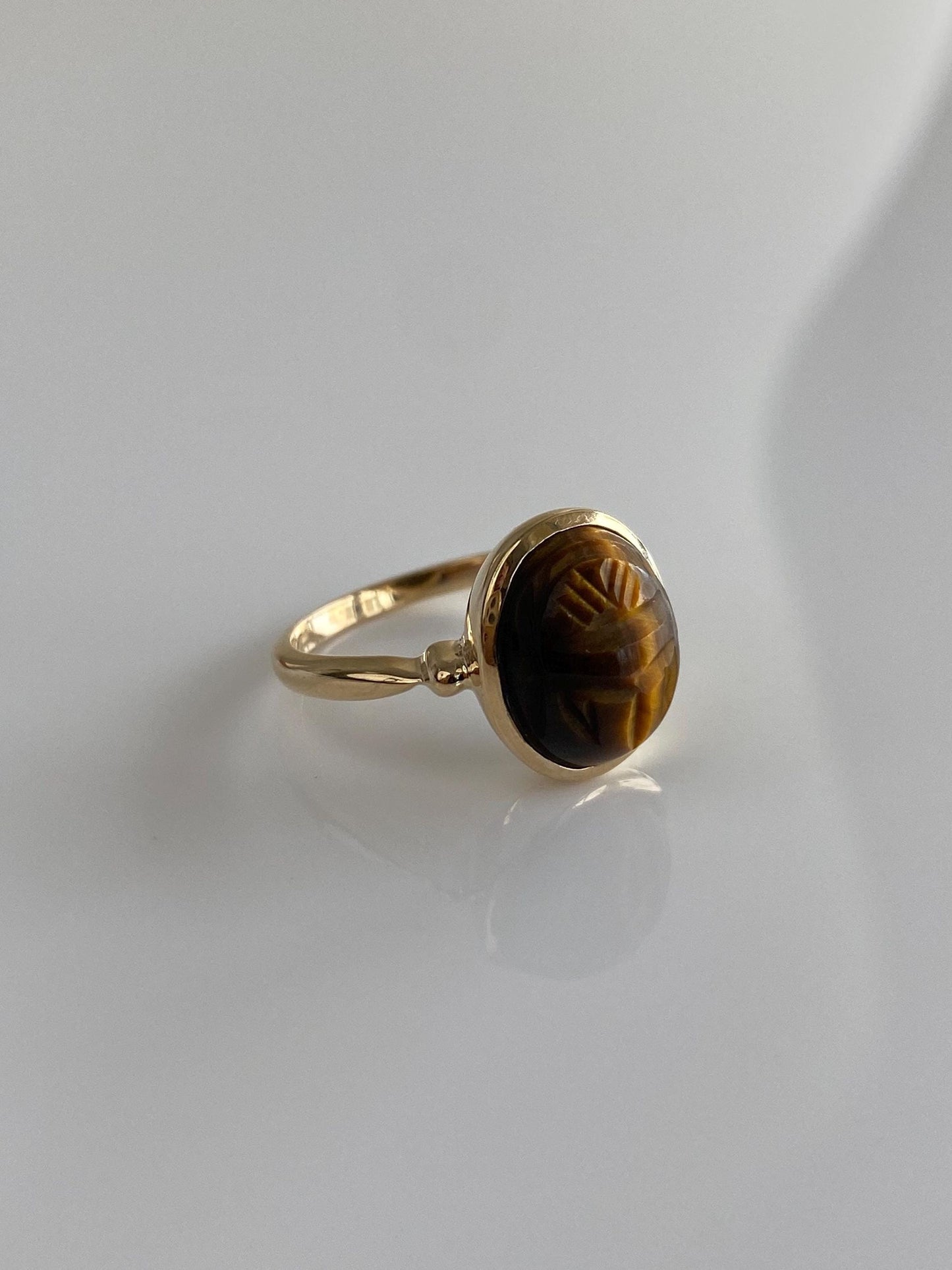 Vintage Solid 10k Yellow Gold Carved Tigers Eye Scarab Ring - Size 6.5