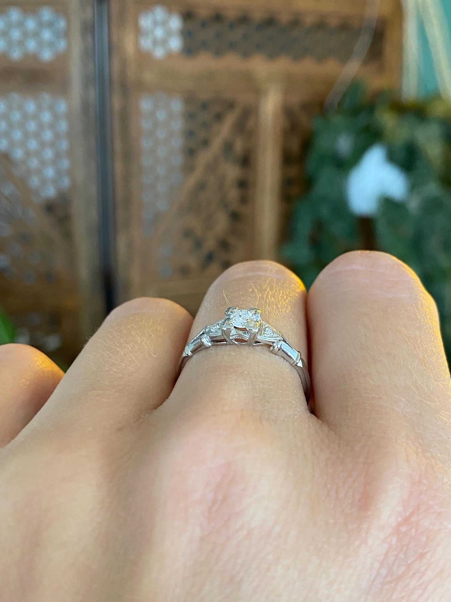 Vintage Solid 18k White Gold Diamond & Clear Sapphire Ring - Size 7