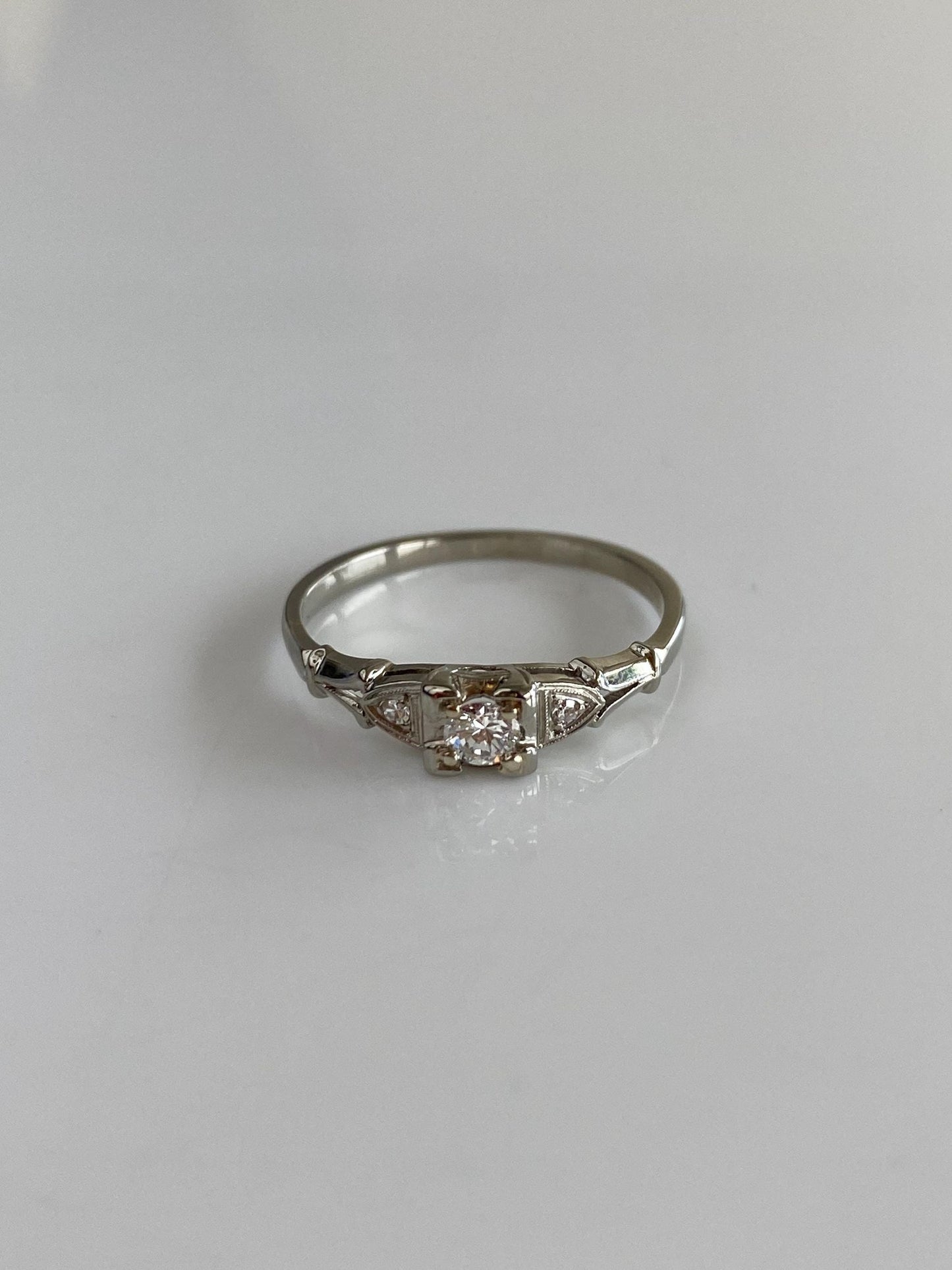 Vintage Solid 18k White Gold Diamond & Clear Sapphire Ring - Size 7