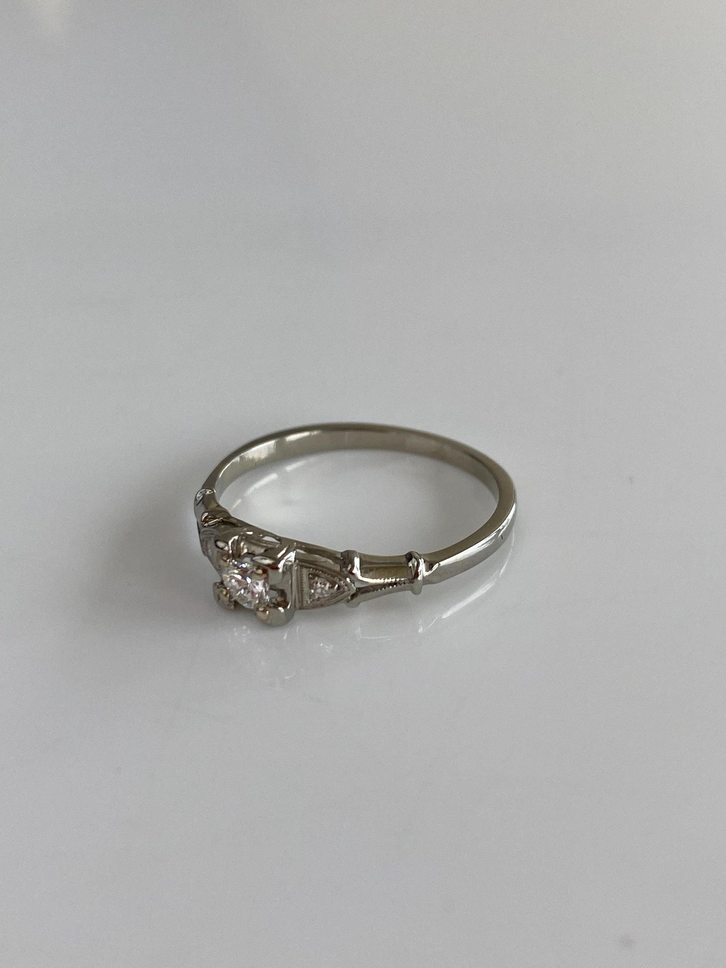 Vintage Solid 18k White Gold Diamond & Clear Sapphire Ring - Size 7