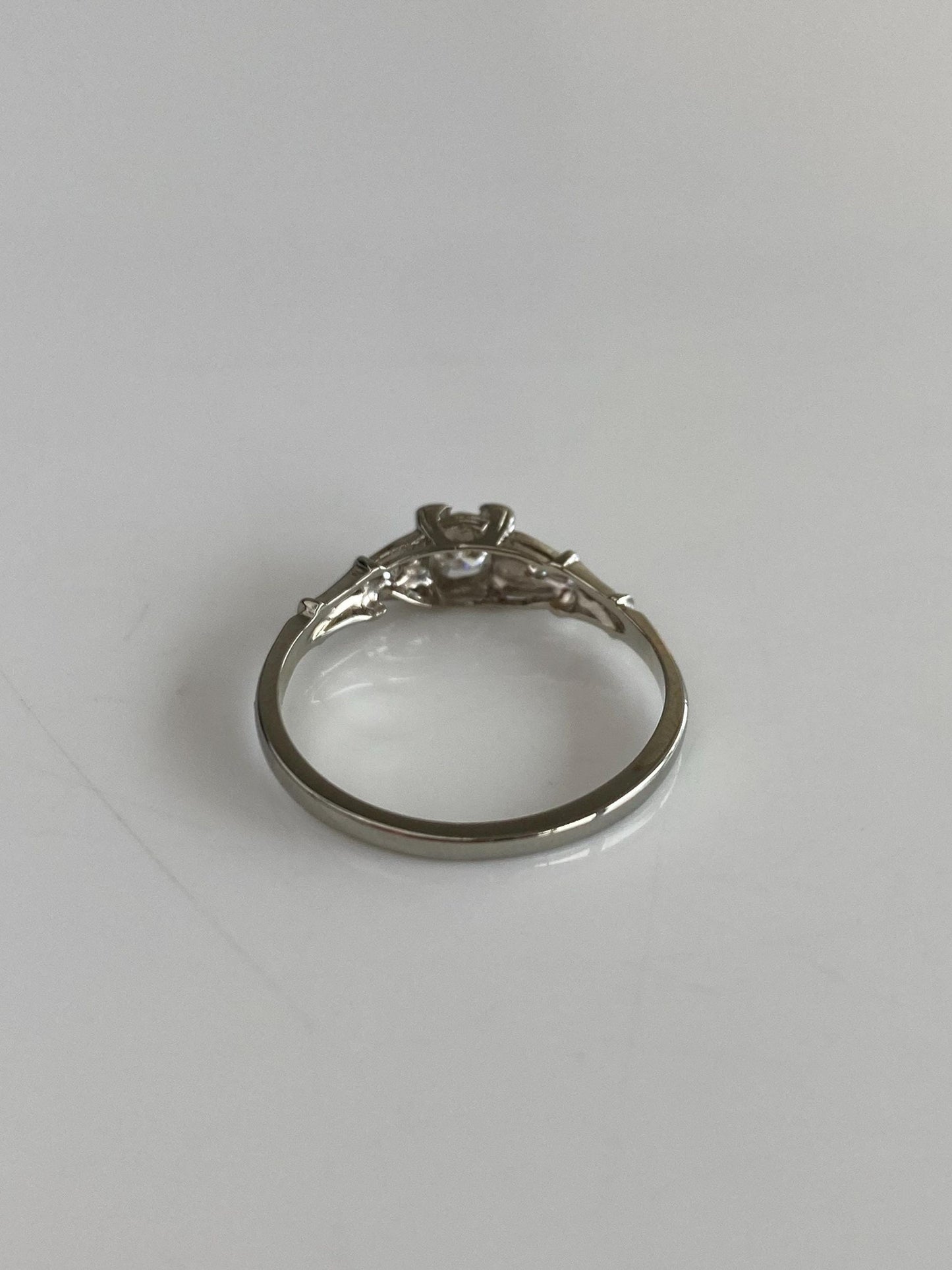 Vintage Solid 18k White Gold Diamond & Clear Sapphire Ring - Size 7