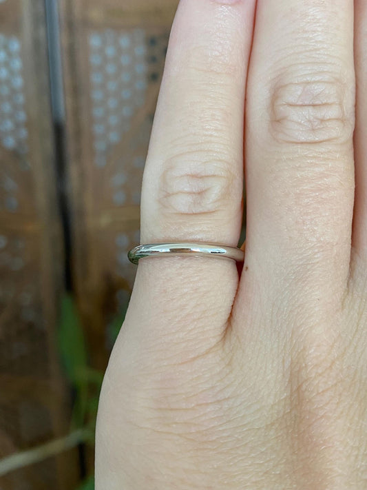 Vintage Solid 14k White Gold Ring Band - Size 4.25