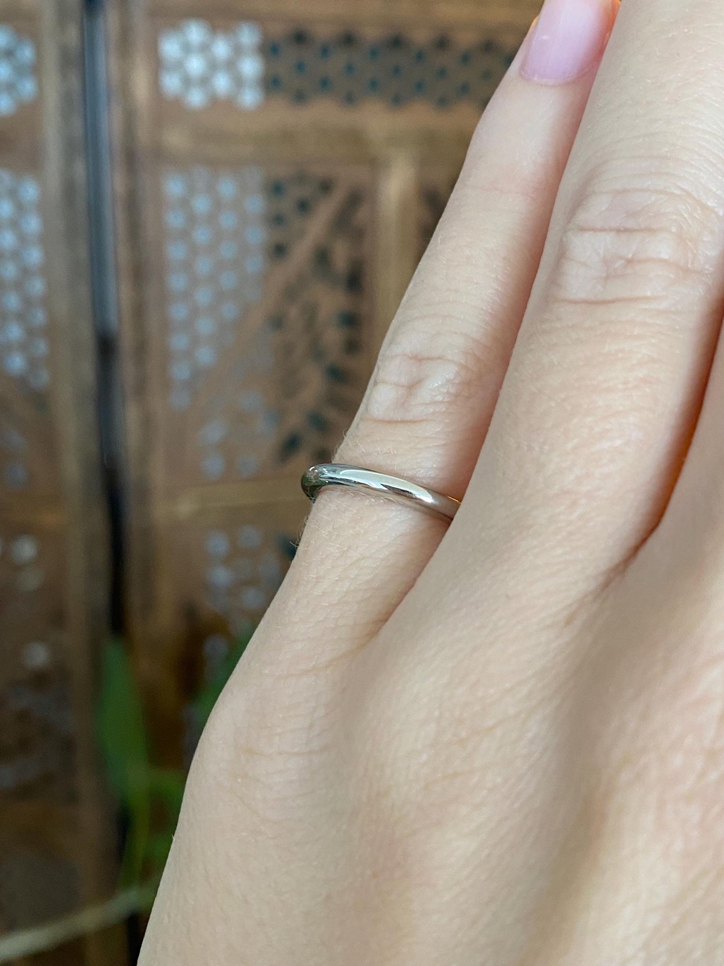 Vintage Solid 14k White Gold Ring Band - Size 4.25