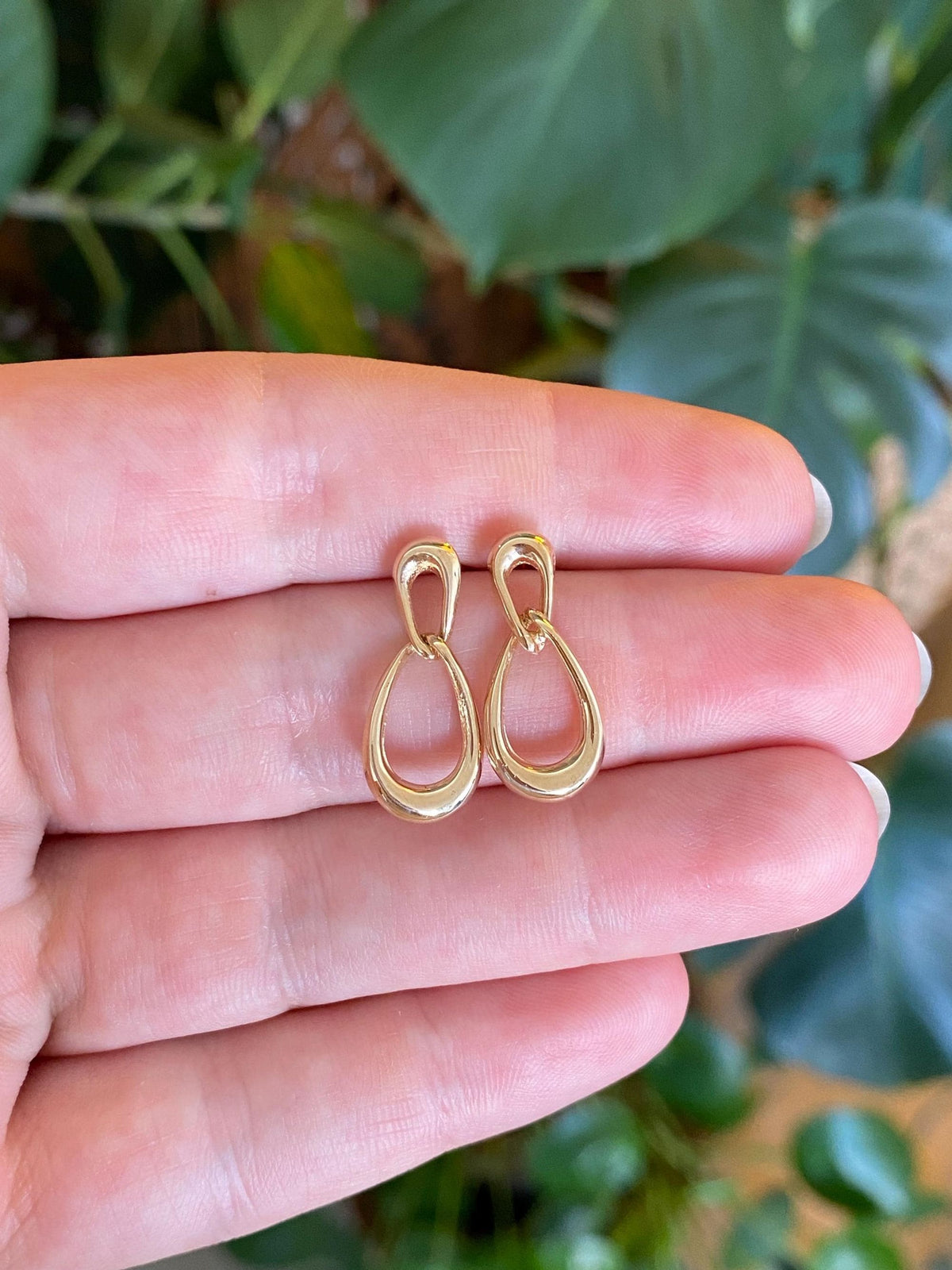 Vintage 14k Yellow Gold Teardrop Dangle Stud Earrings
