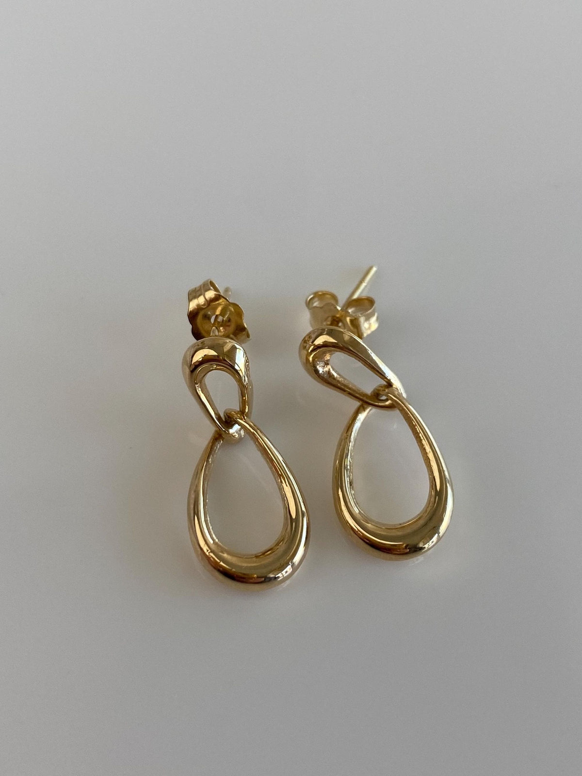Vintage 14k Yellow Gold Teardrop Dangle Stud Earrings