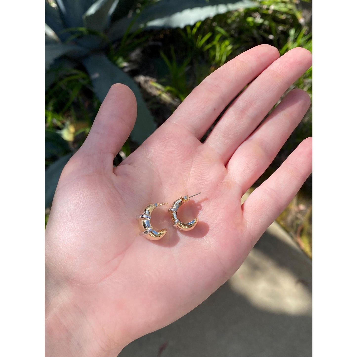 Vintage Solid 14k White & Yellow Gold Lined Drop Stud Earrings