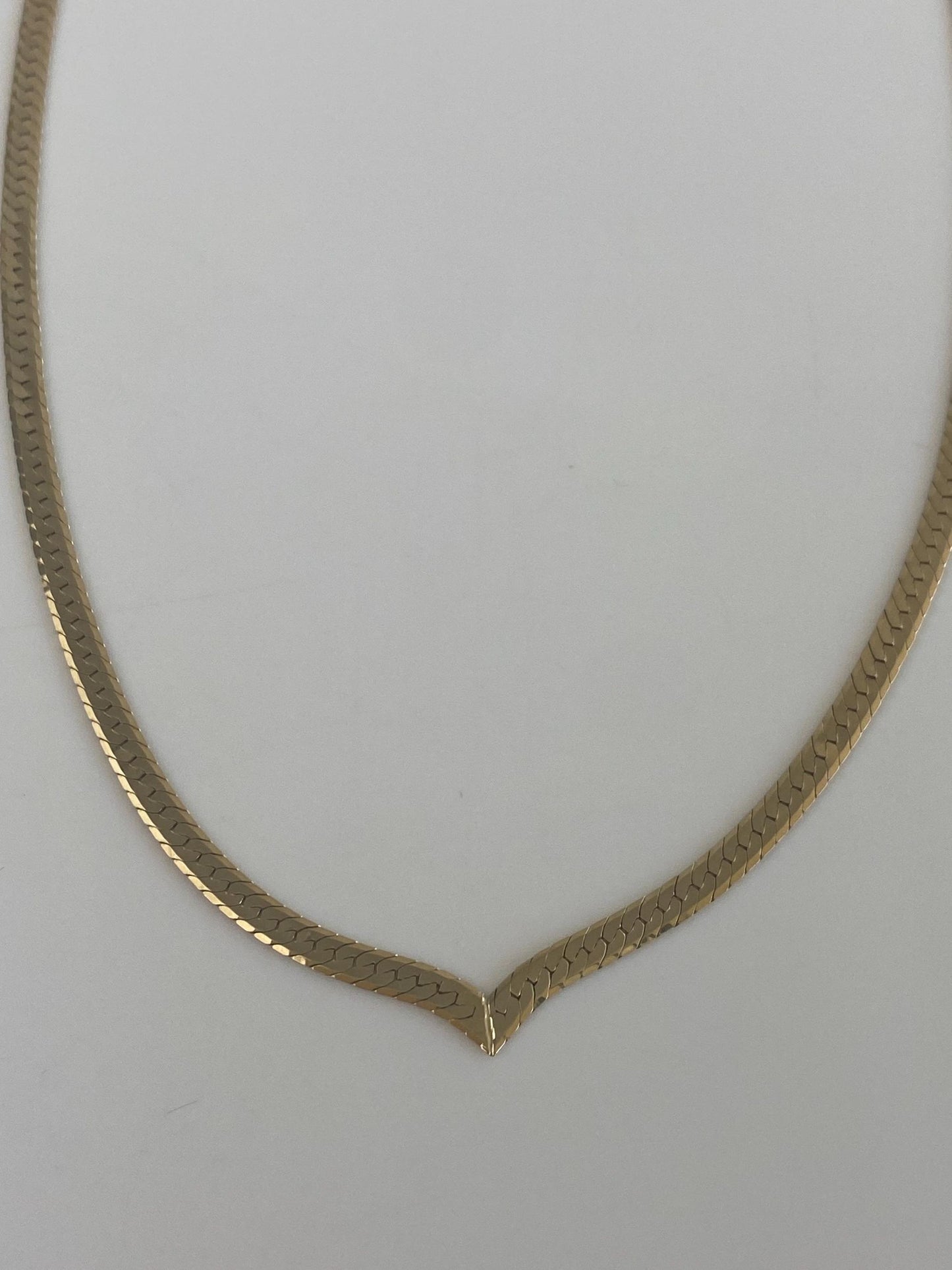 Vintage Solid 14k Yellow Gold Chevron Herringbone Chain Necklace - 16.5 inches
