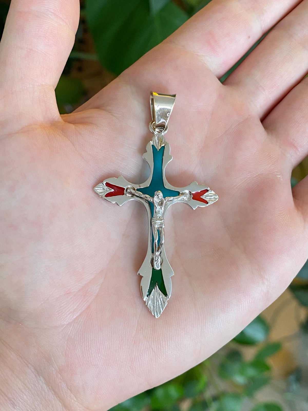 Vintage Solid 14k White Gold Green Red Enamel Crucifix Charm