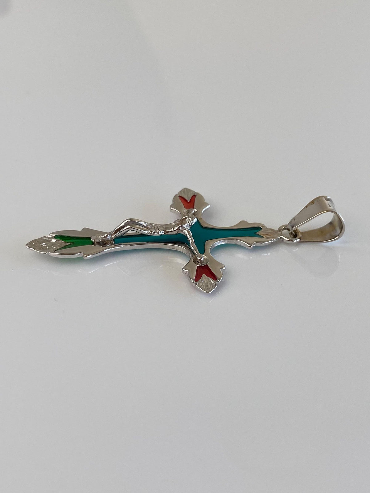 Vintage Solid 14k White Gold Green Red Enamel Crucifix Charm