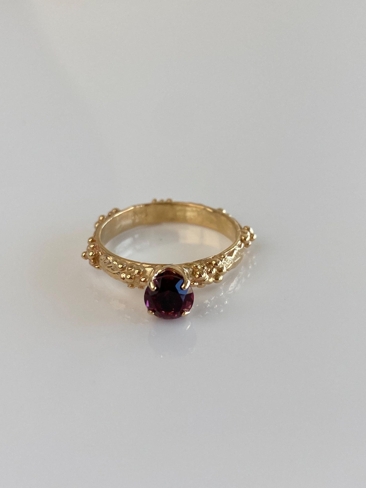 Vintage Solid 14k Yellow Gold Amethyst Granuales Ring - Size 6.5