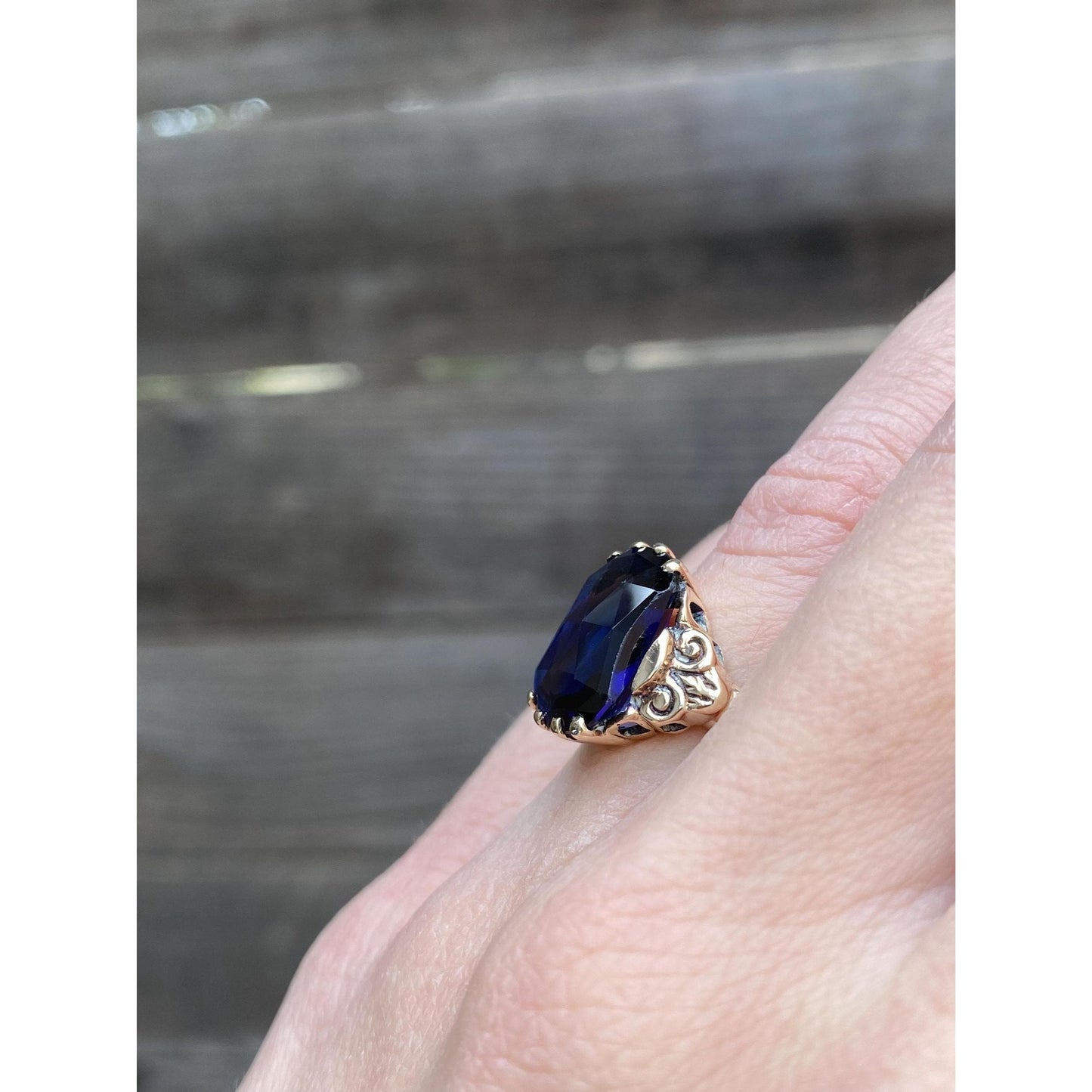 Vintage Solid 9k Yellow Gold Rose Cut Blue Sapphire Ring - Size 5-5.25