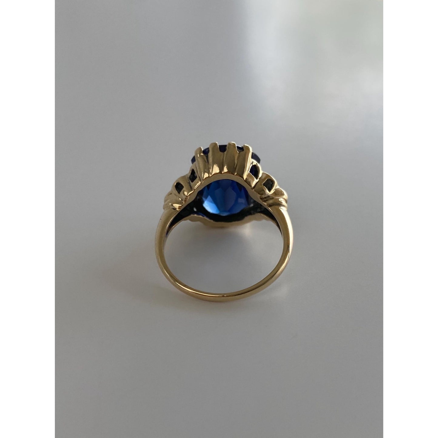 Vintage Solid 9k Yellow Gold Rose Cut Blue Sapphire Ring - Size 5-5.25