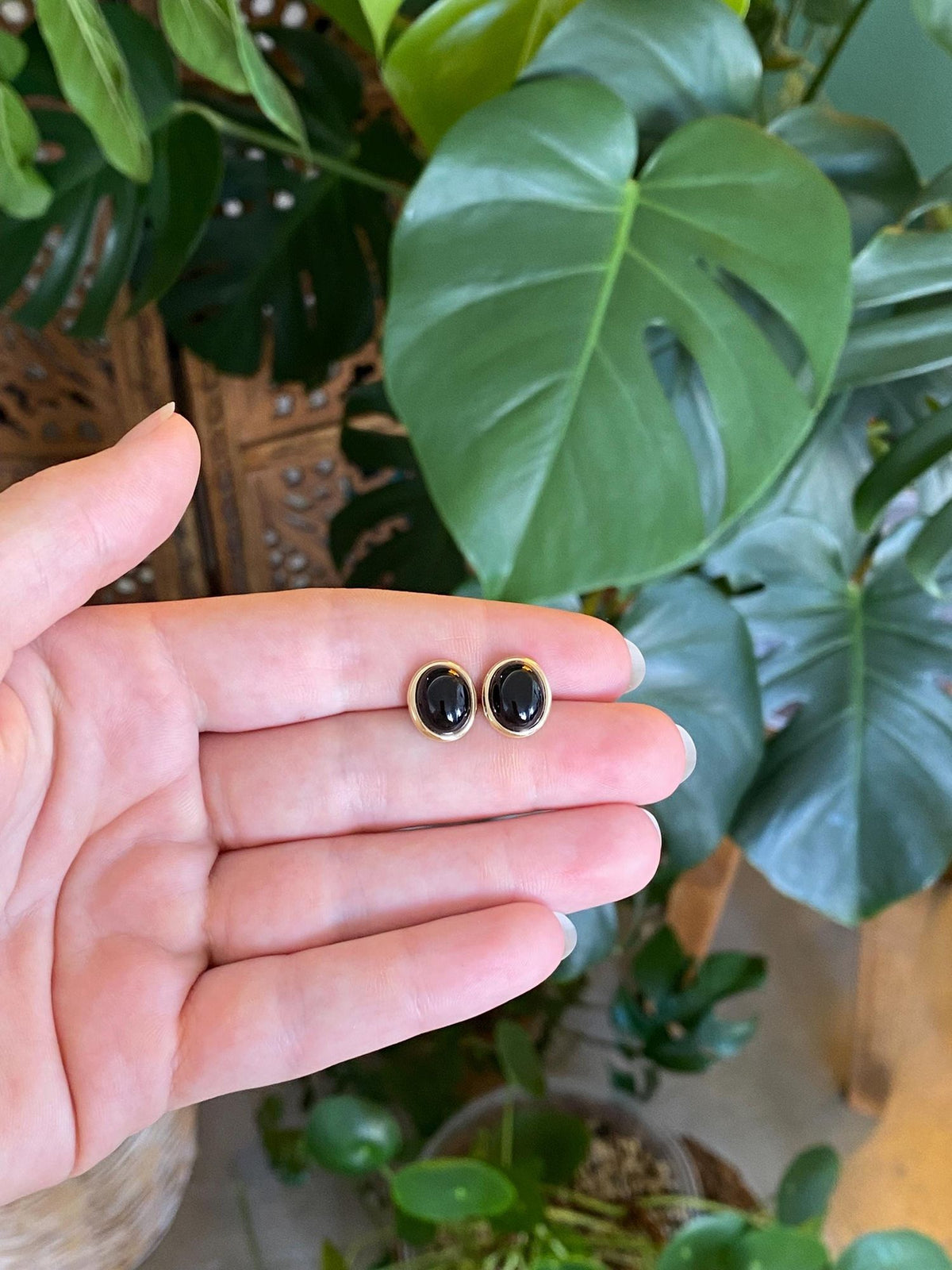 Vintage Solid 14k Yellow Gold Onyx Stud Earrings