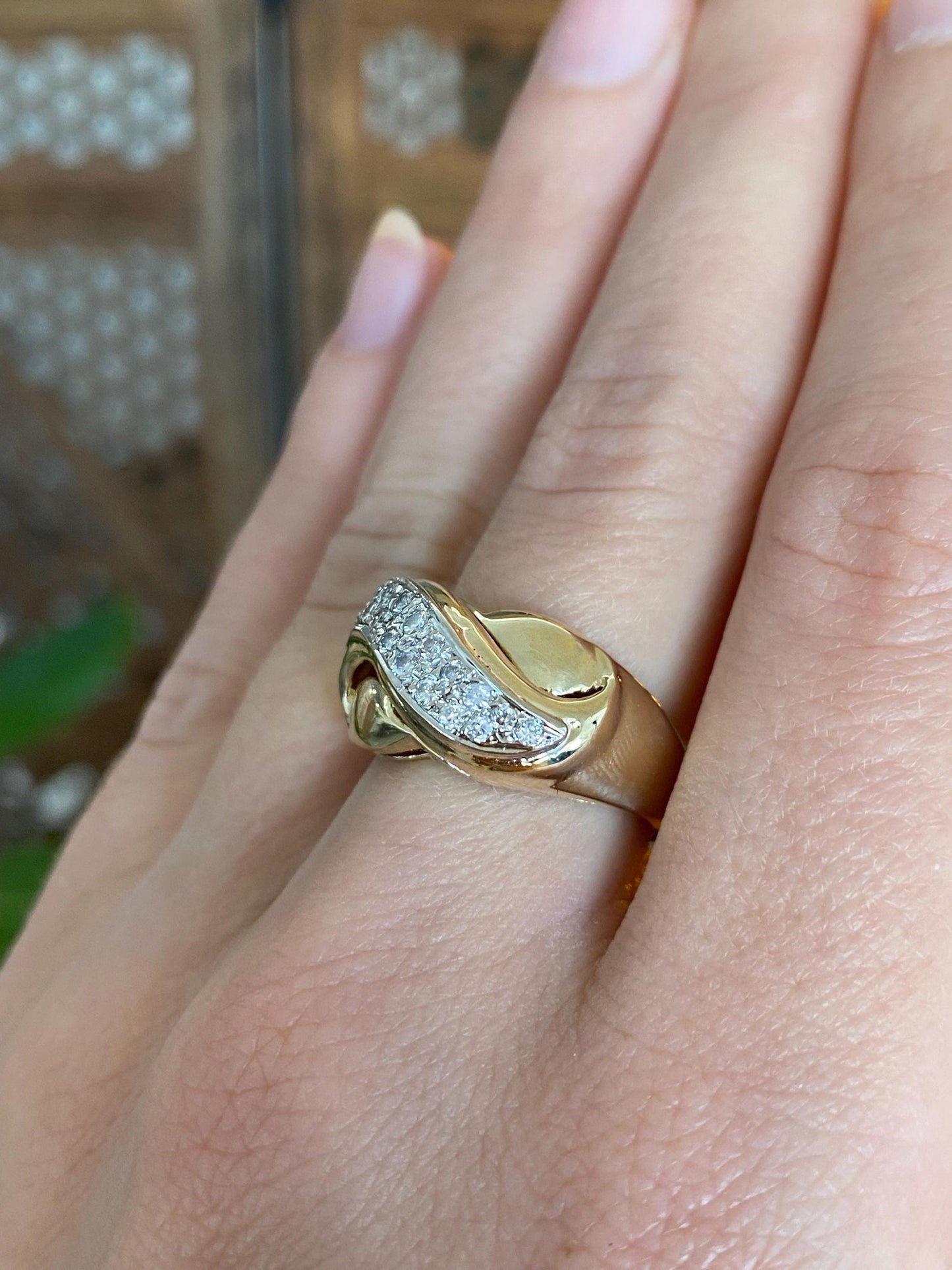 Vintage Solid 14k White & Yellow Gold Diamonds Ring Band - Size 6.75
