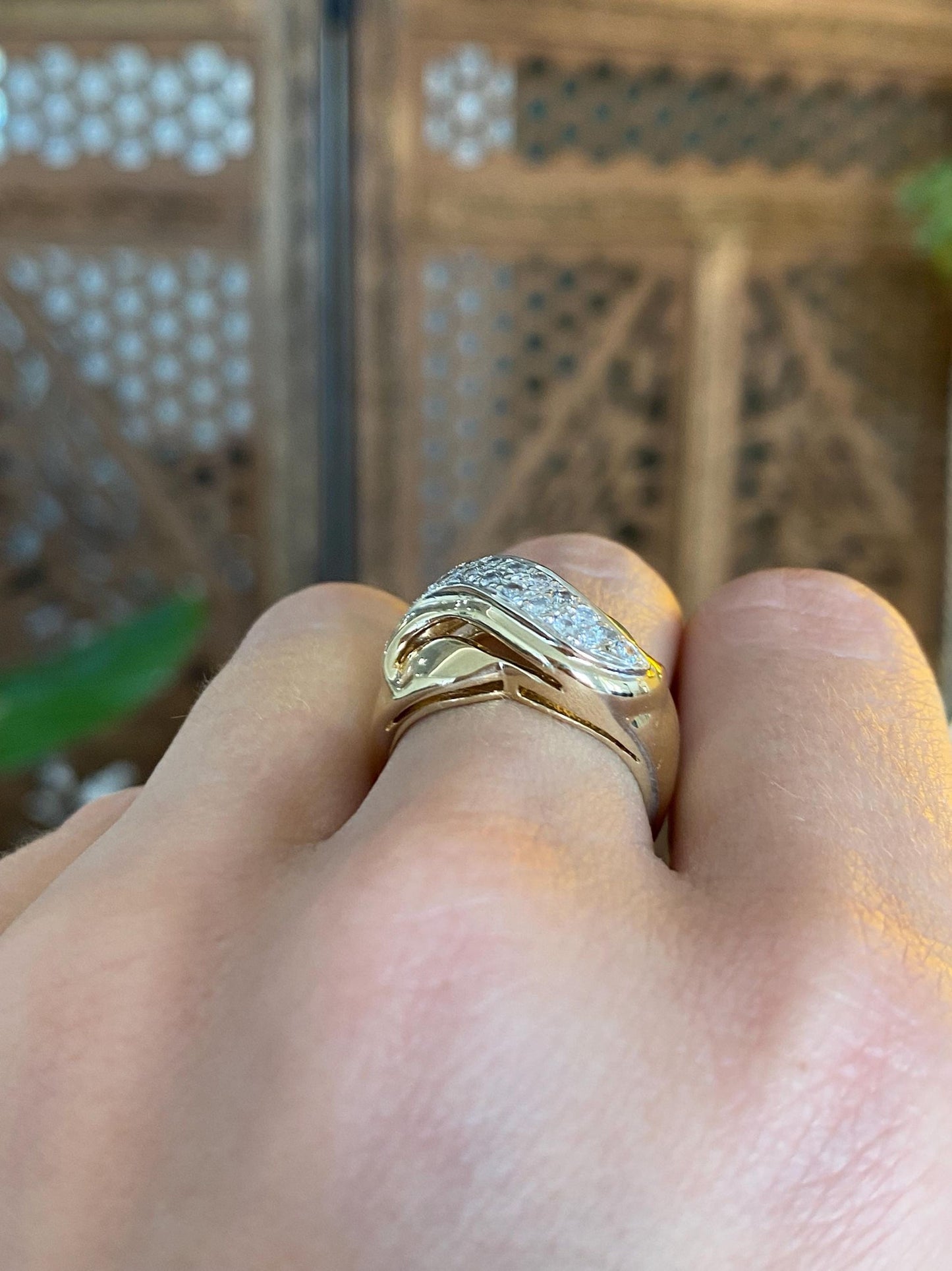 Vintage Solid 14k White & Yellow Gold Diamonds Ring Band - Size 6.75