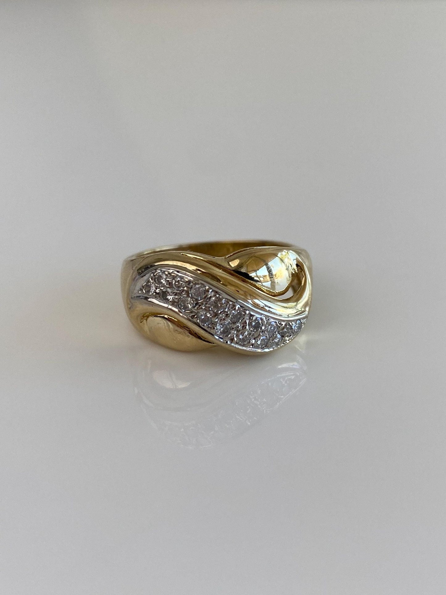Vintage Solid 14k White & Yellow Gold Diamonds Ring Band - Size 6.75