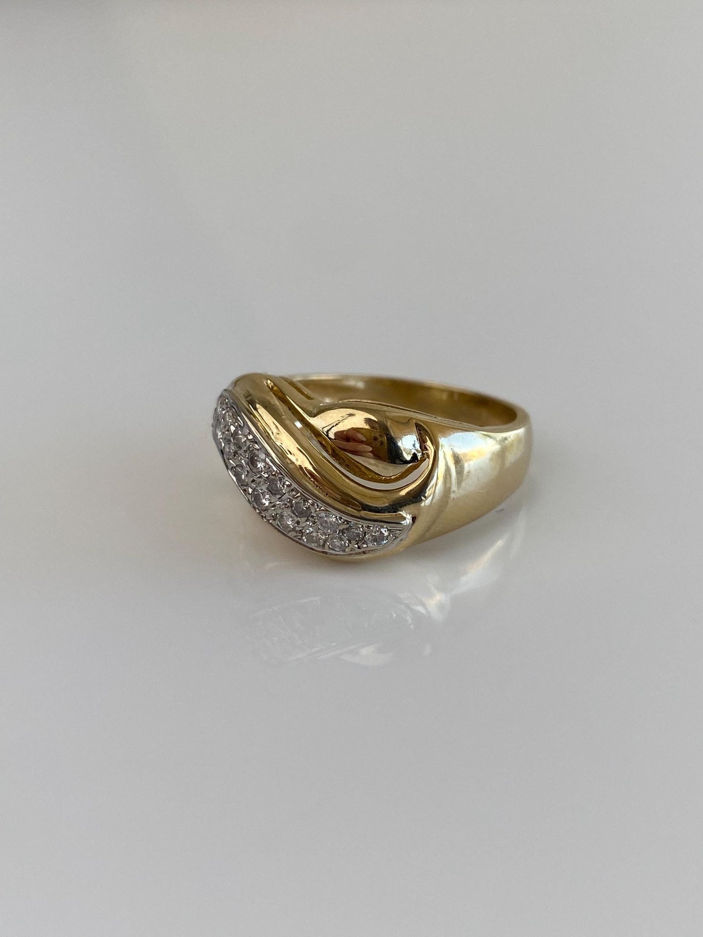 Vintage Solid 14k White & Yellow Gold Diamonds Ring Band - Size 6.75