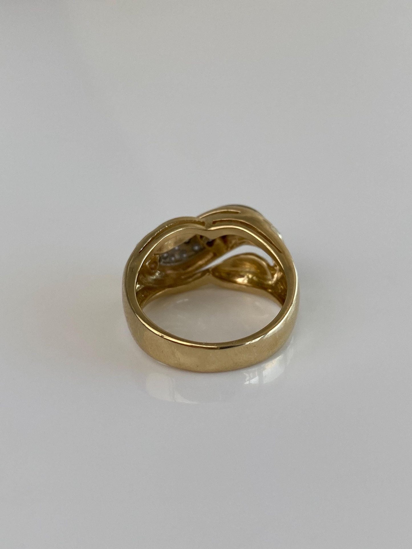 Vintage Solid 14k White & Yellow Gold Diamonds Ring Band - Size 6.75