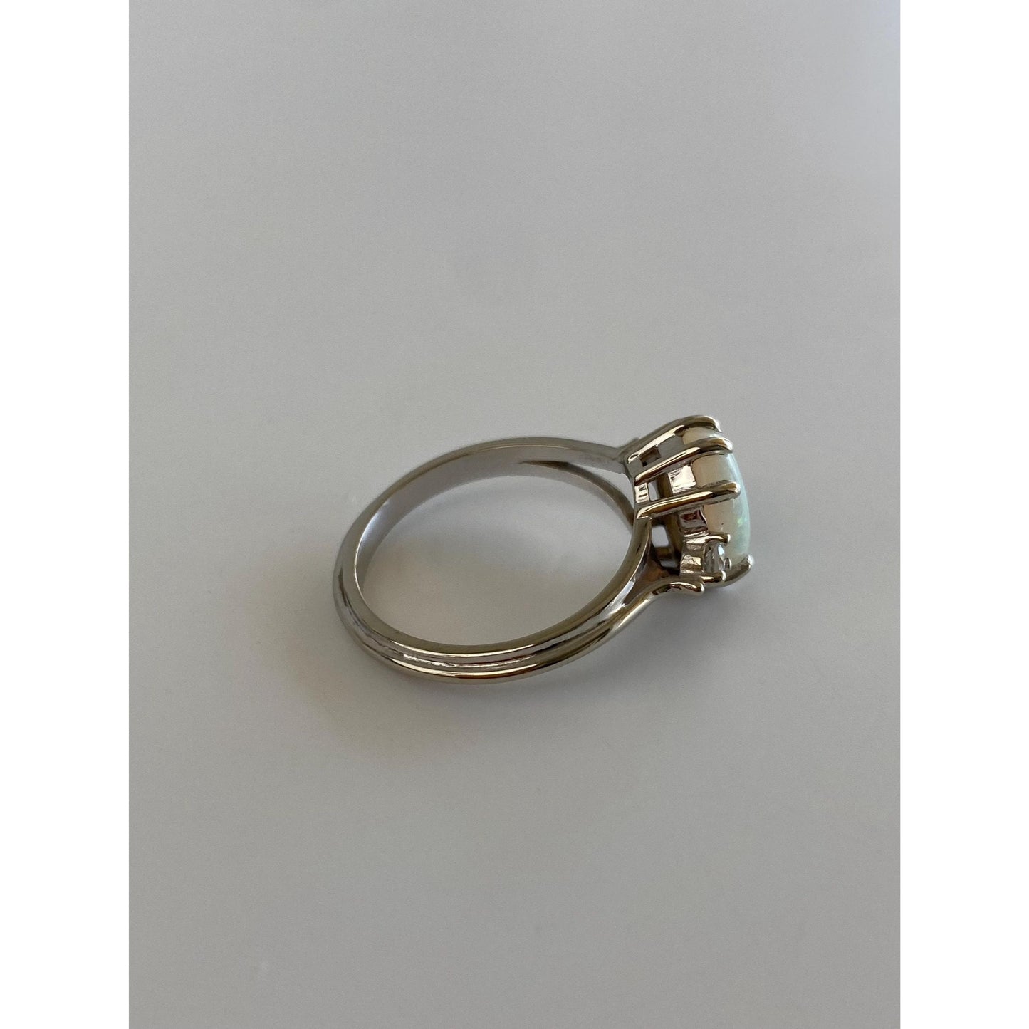 Vintage Solid 14k White Gold Diamond Opal Ring - Size 6.5