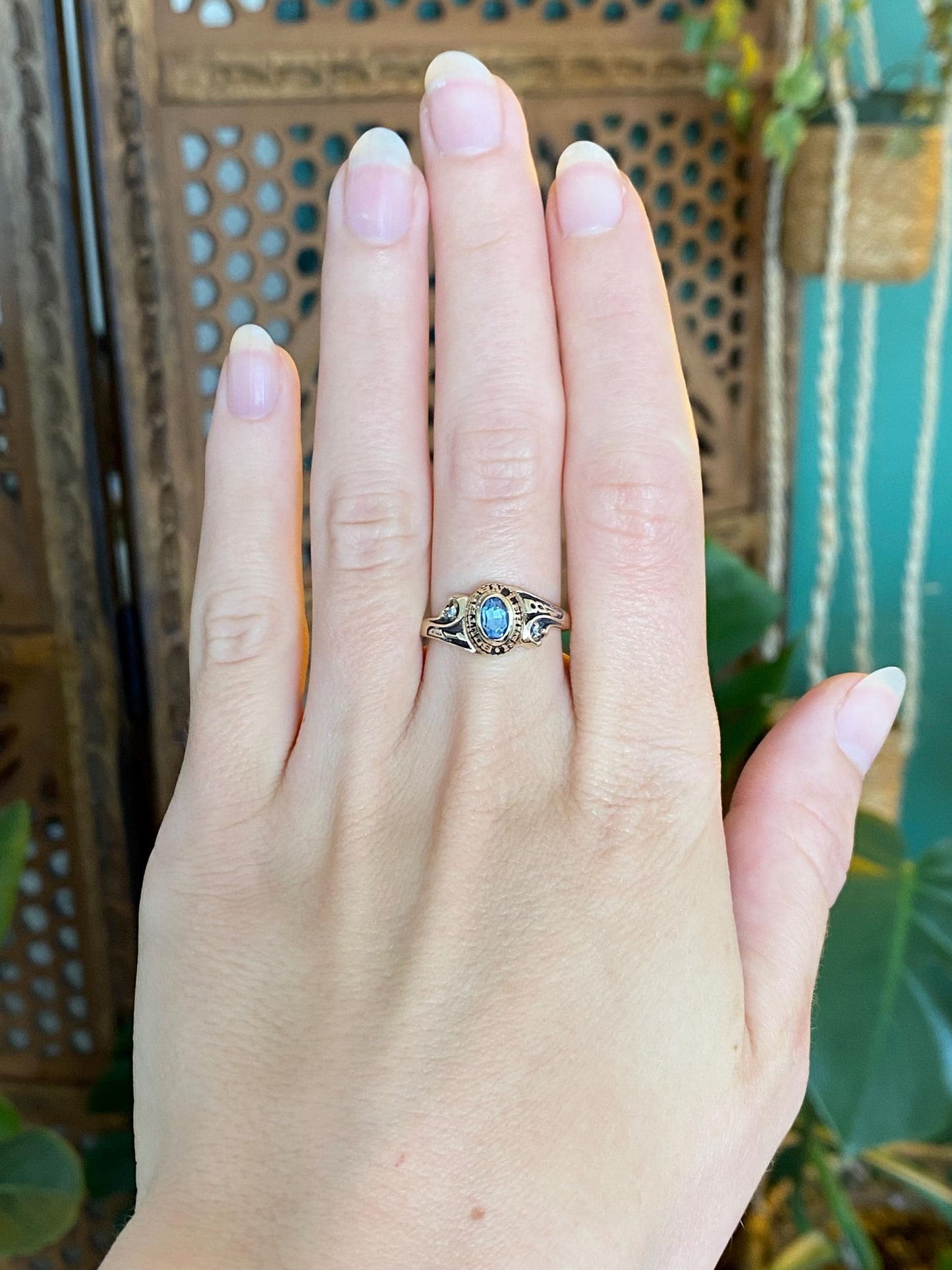 Vintage Solid 10k Yellow Gold Aquamarine Clear Quartz 1984 Class Ring - Size 7