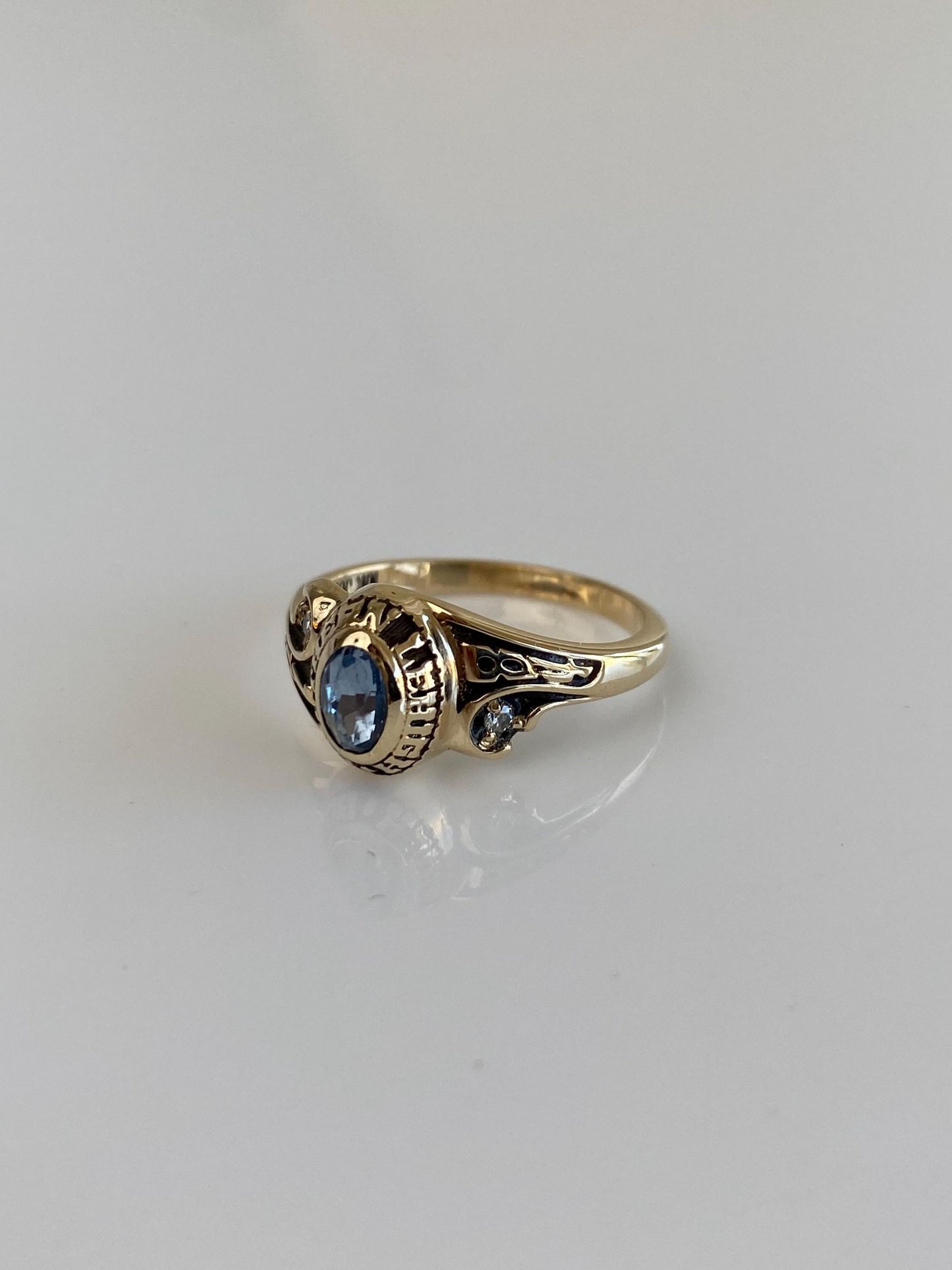Vintage Solid 10k Yellow Gold Aquamarine Clear Quartz 1984 Class Ring - Size 7