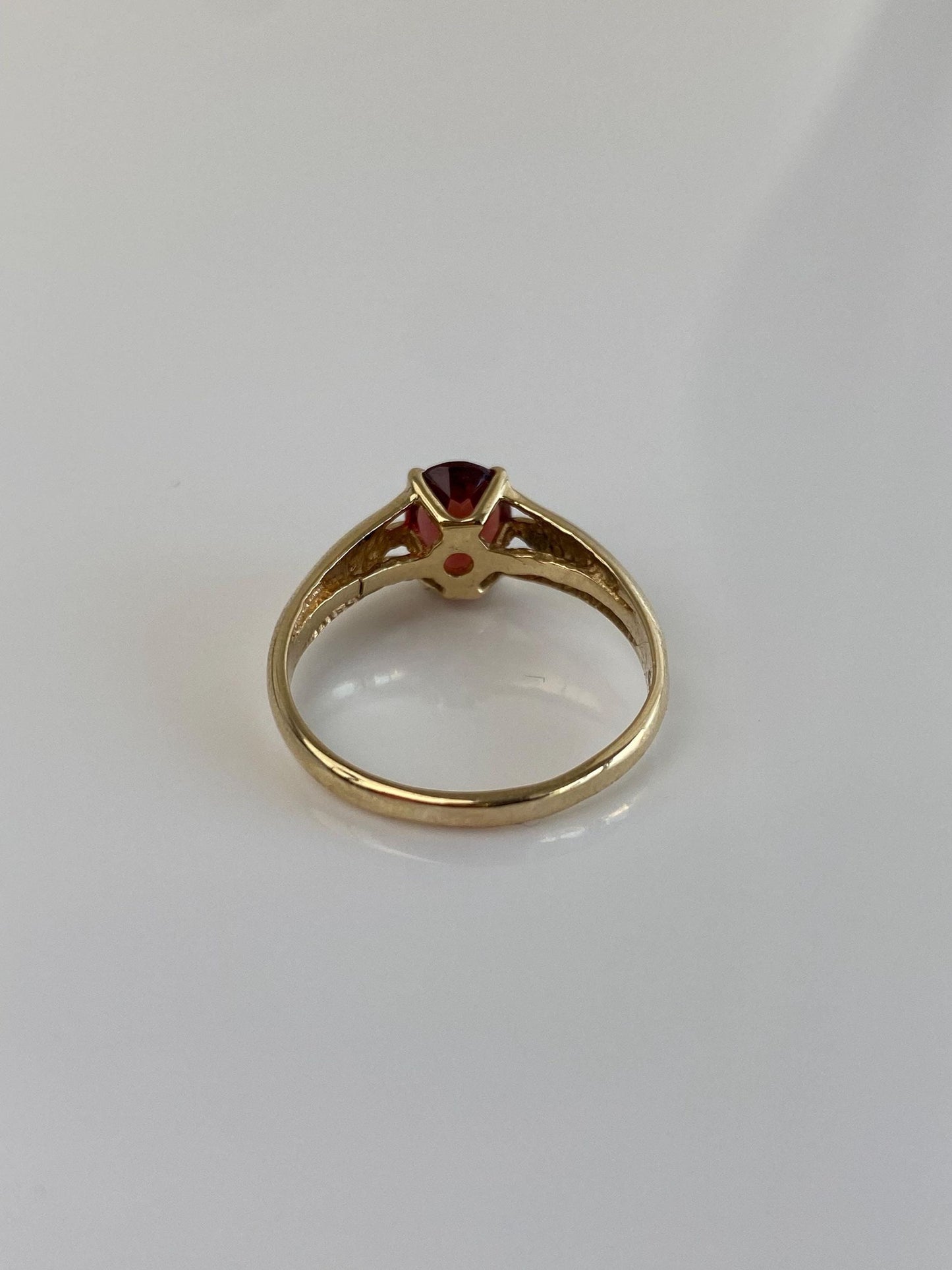 Vintage Solid 14k Yellow Gold Red Cubic Zirconia Ring - Size 6.75