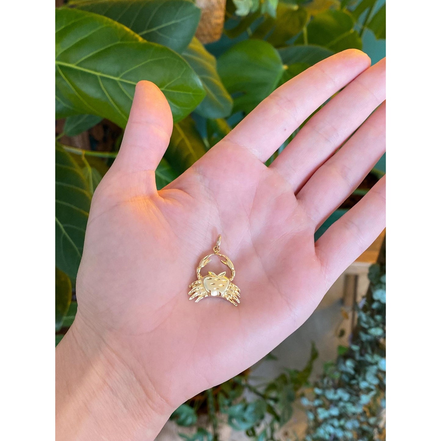 Vintage Solid 14k Yellow Gold Diamond Cut Crab Charm