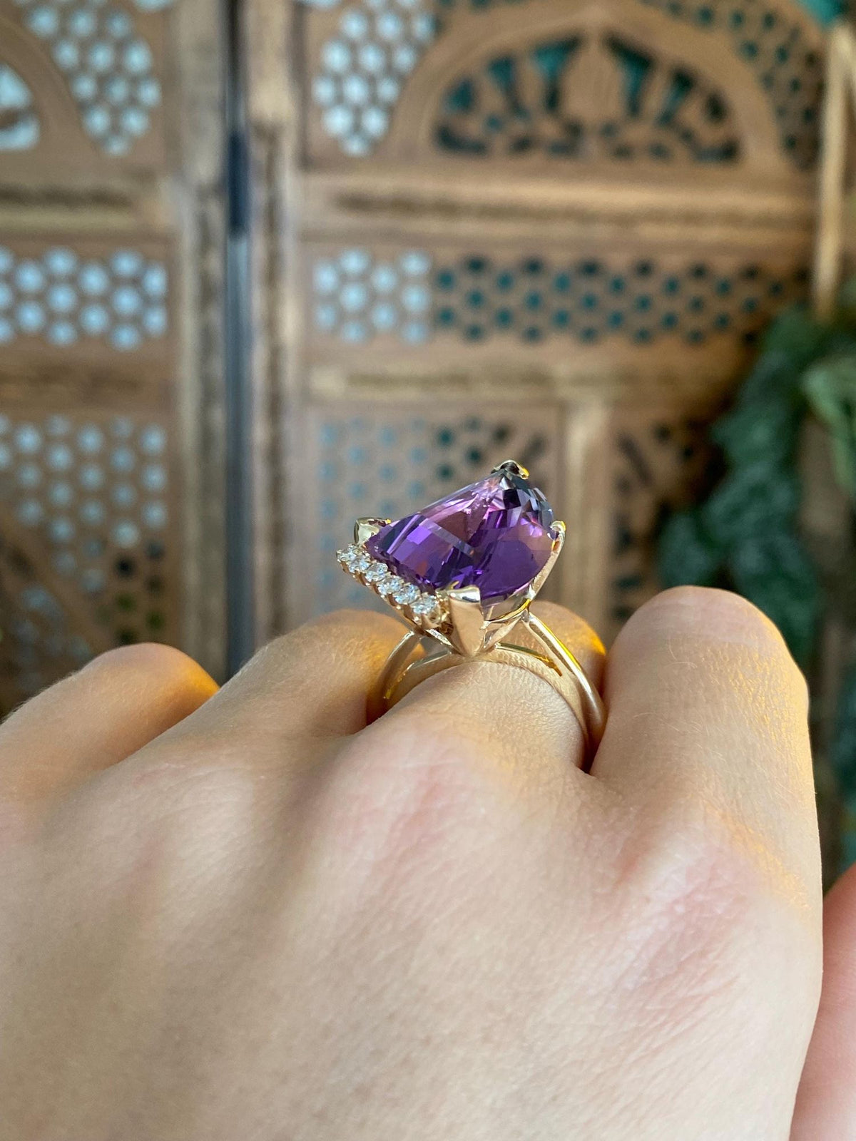 Vintage Solid 14k Yellow Gold Fancy Cut Amethyst Diamonds Cocktail Ring - Size 8.25