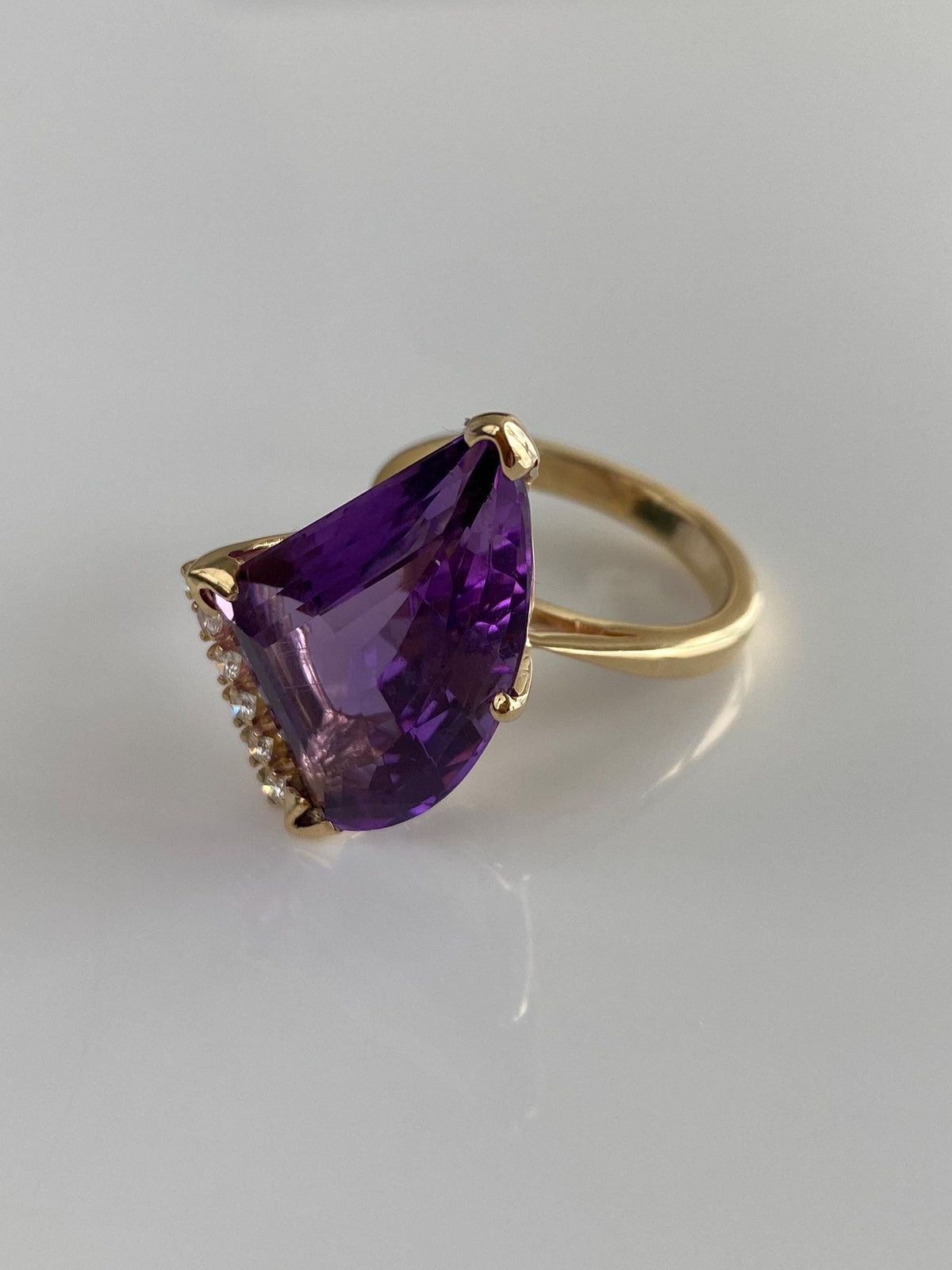 Vintage Solid 14k Yellow Gold Fancy Cut Amethyst Diamonds Cocktail Ring - Size 8.25