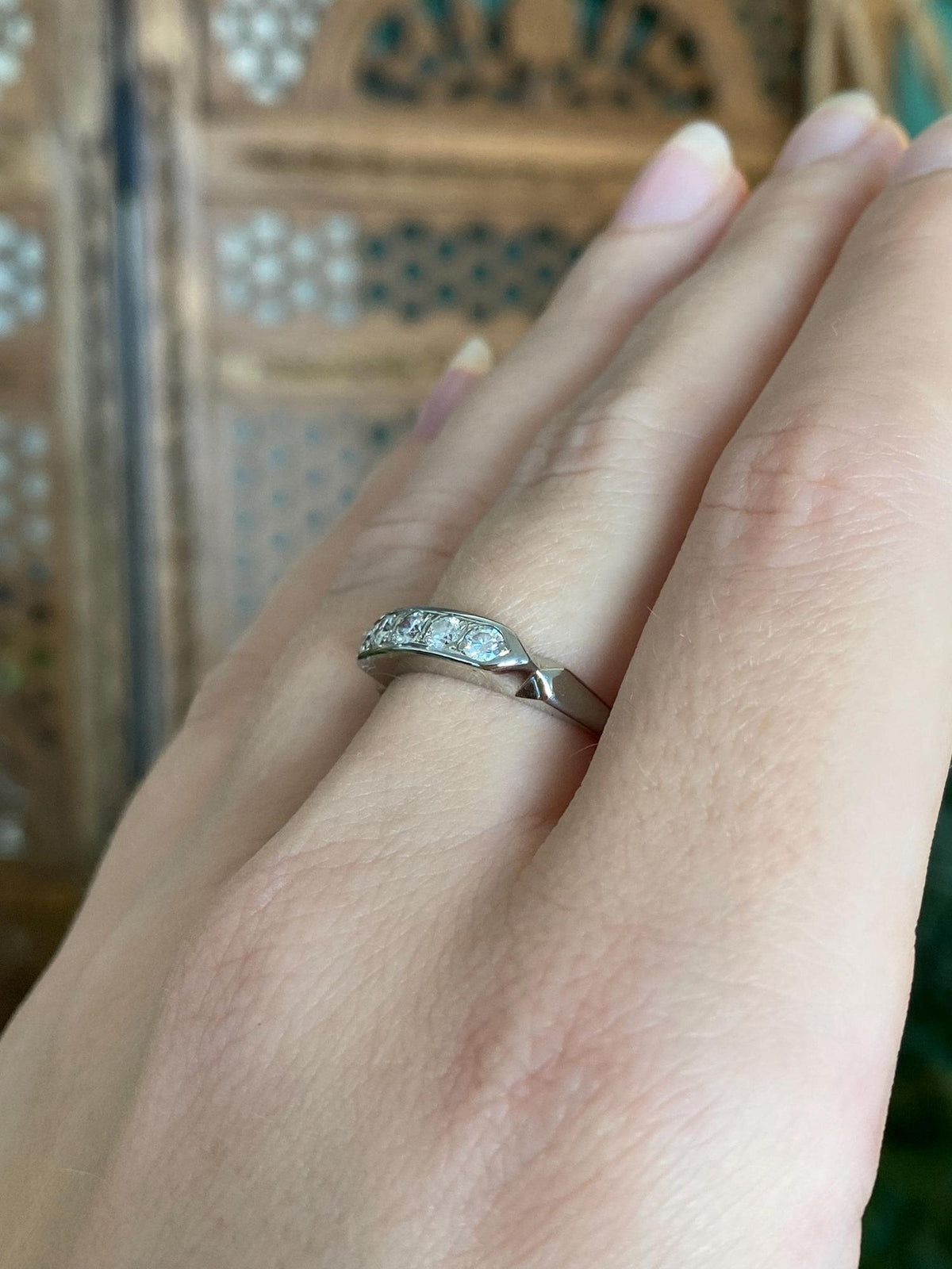 Vintage Solid 18k White Gold Diamonds Ring Band - Size 7