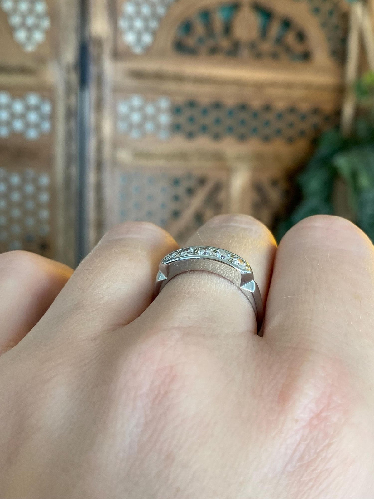 Vintage Solid 18k White Gold Diamonds Ring Band - Size 7