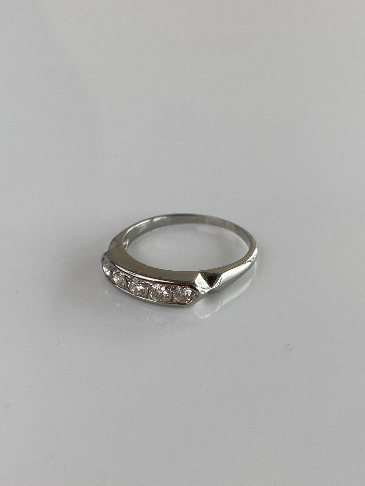Vintage Solid 18k White Gold Diamonds Ring Band - Size 7