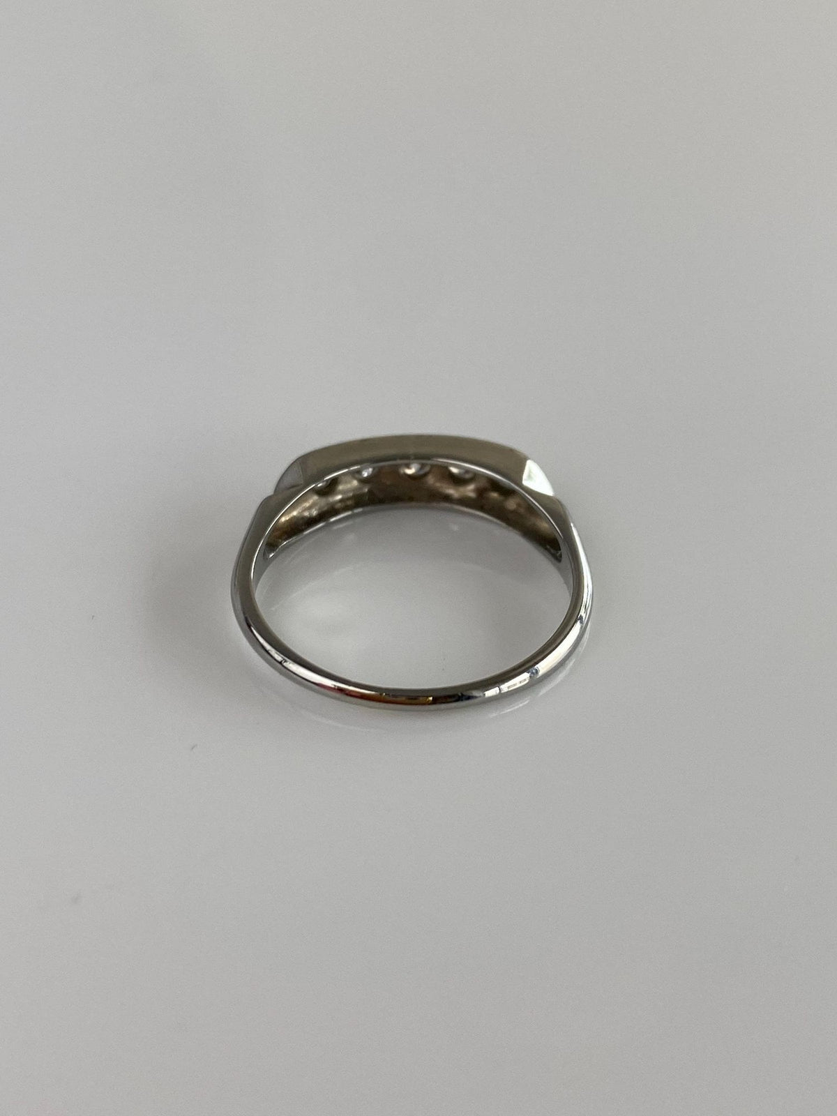Vintage Solid 18k White Gold Diamonds Ring Band - Size 7