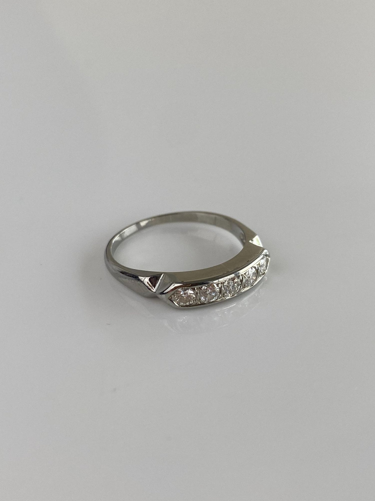 Vintage Solid 18k White Gold Diamonds Ring Band - Size 7