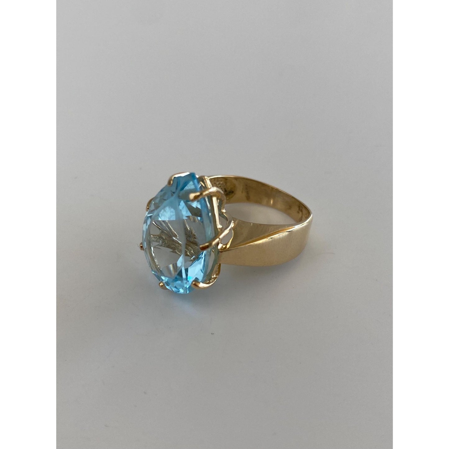 Vintage Solid 14k Yellow Gold Topaz Teardrop Ring - Size 6