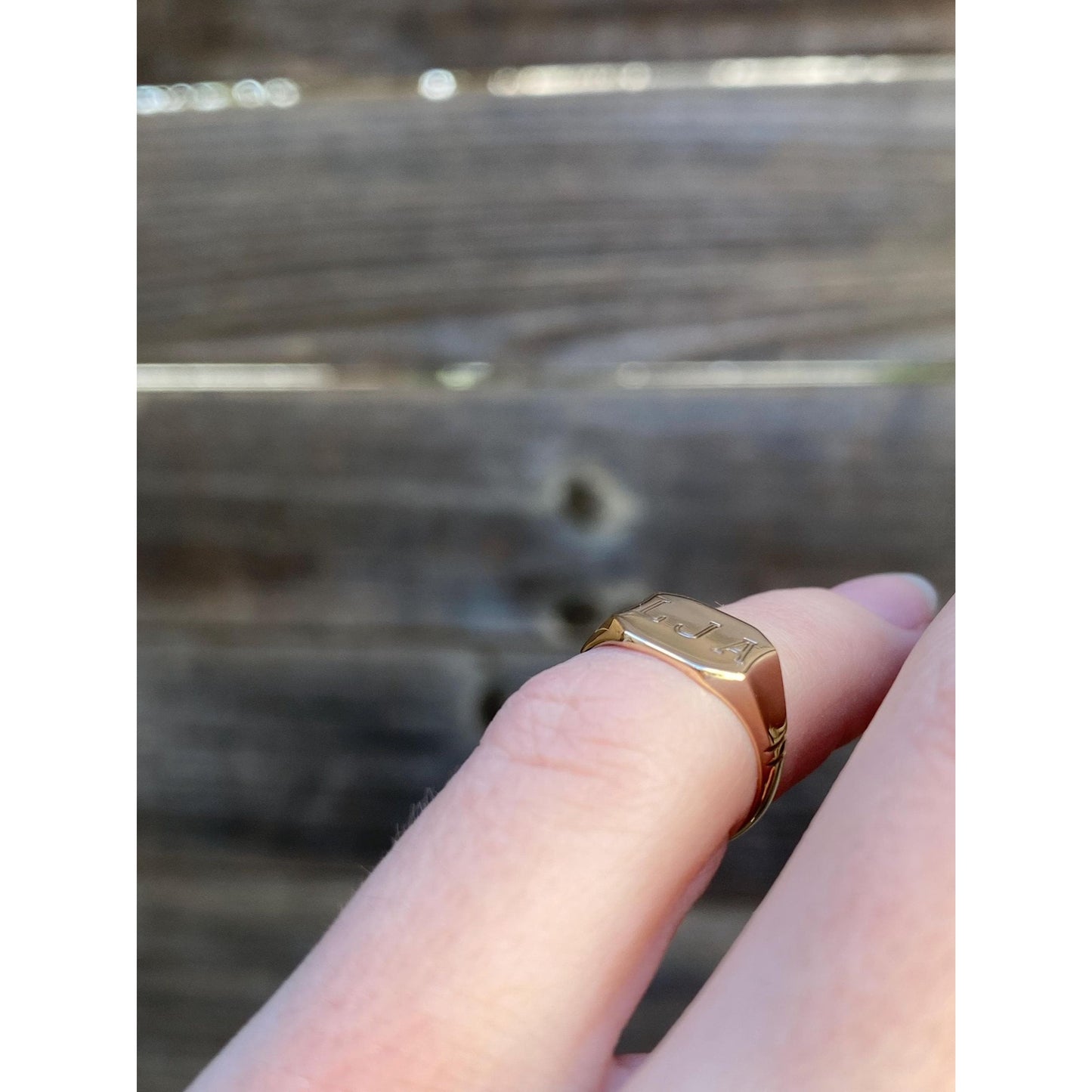 Vintage Solid 10k Yellow Gold Engraved LJA Signet Ring - Size 2.25
