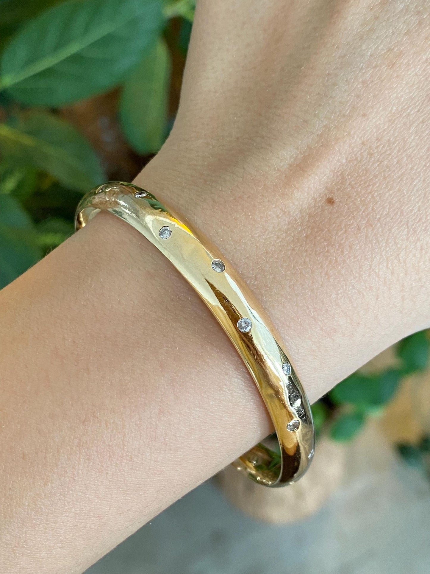 Vintage Solid 16k Yellow Gold Diamond Dotted Bangle Bracelet - 7 1/2 Inches