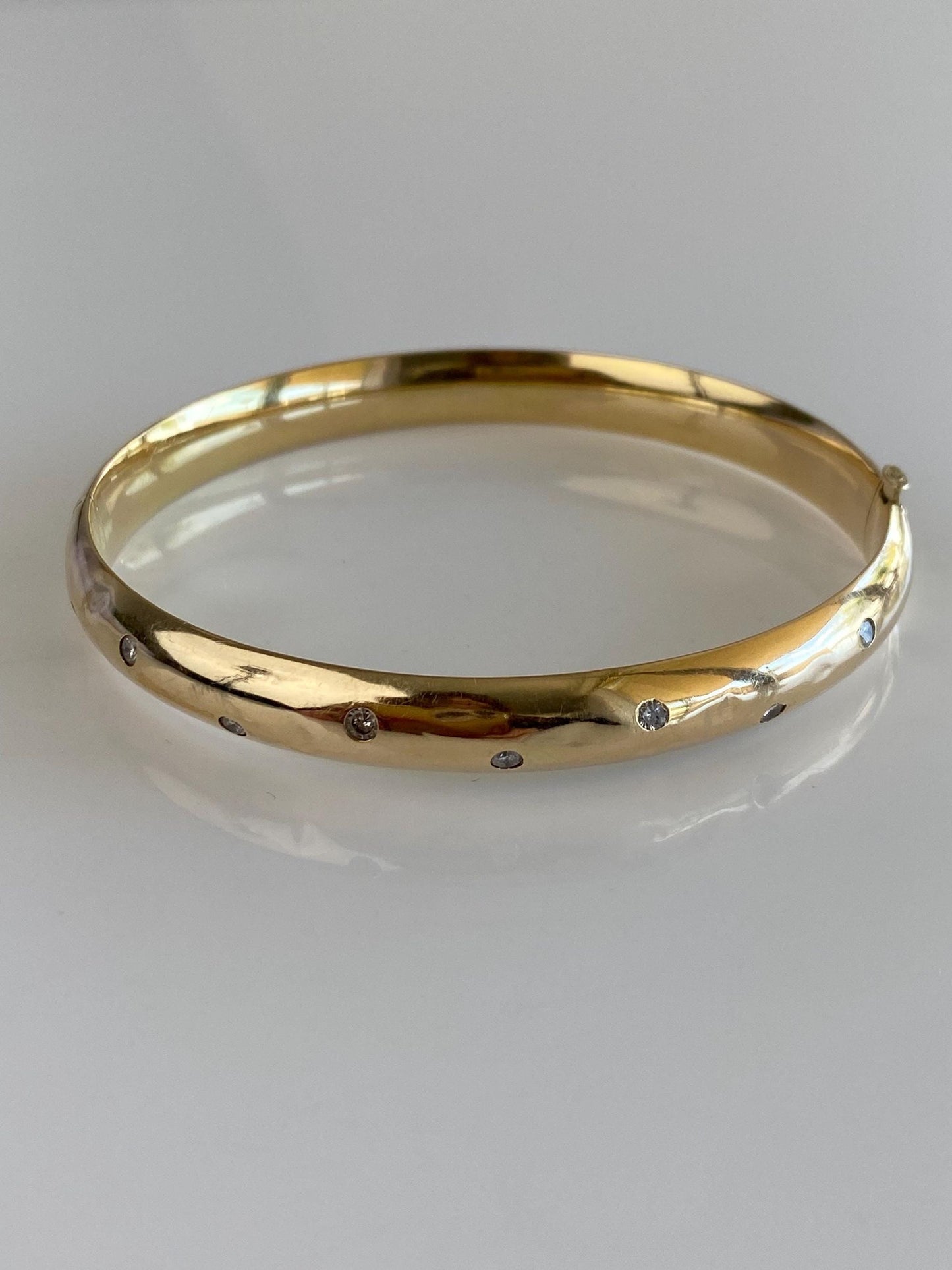 Vintage Solid 16k Yellow Gold Diamond Dotted Bangle Bracelet - 7 1/2 Inches
