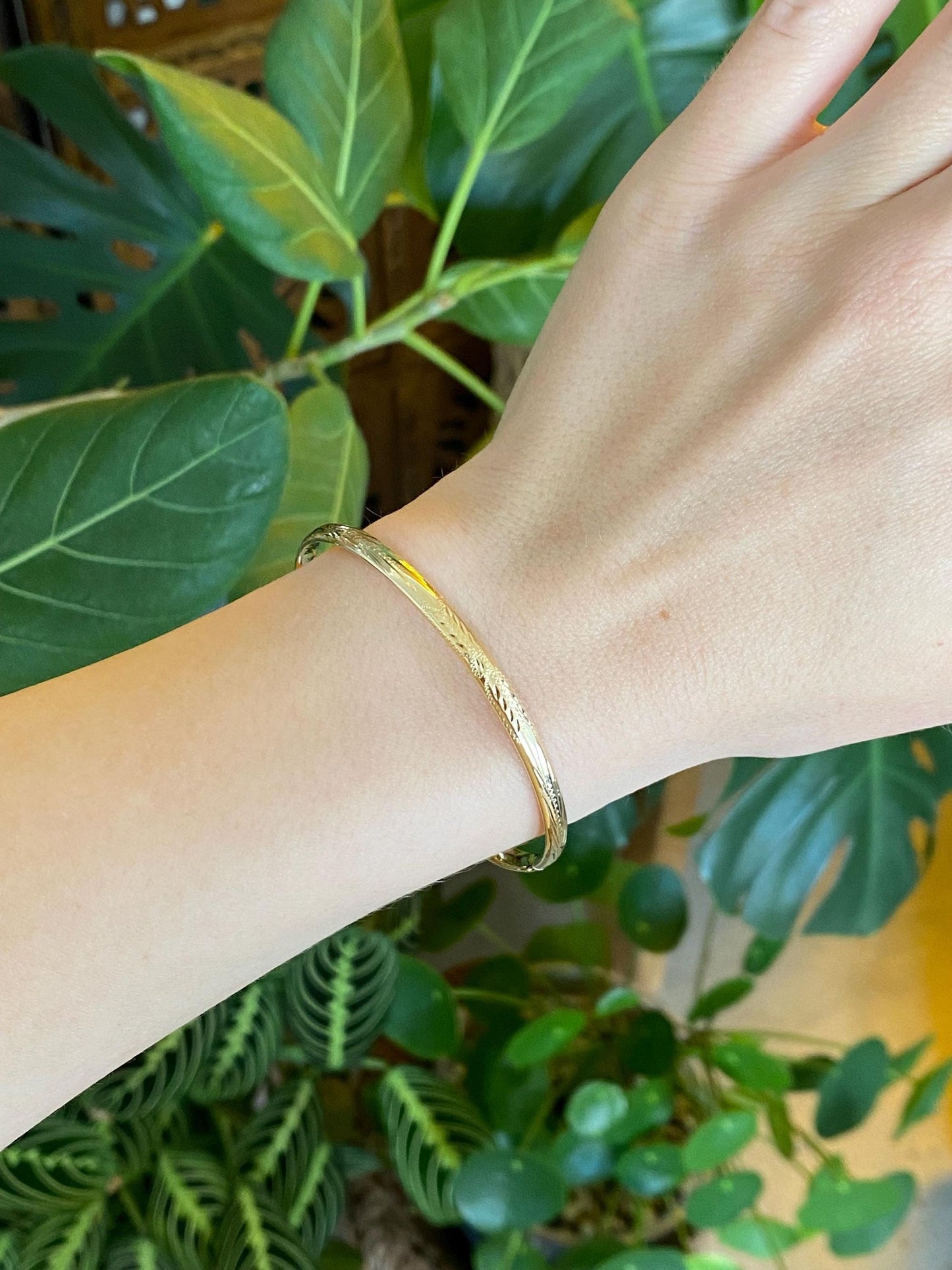 Vintage 14k Yellow Gold Engraved Bangle Bracelet - 6.5 Inches