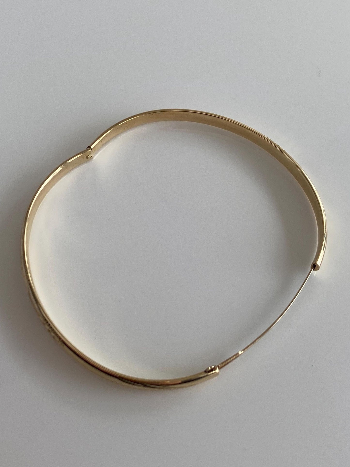Vintage 14k Yellow Gold Engraved Bangle Bracelet - 6.5 Inches